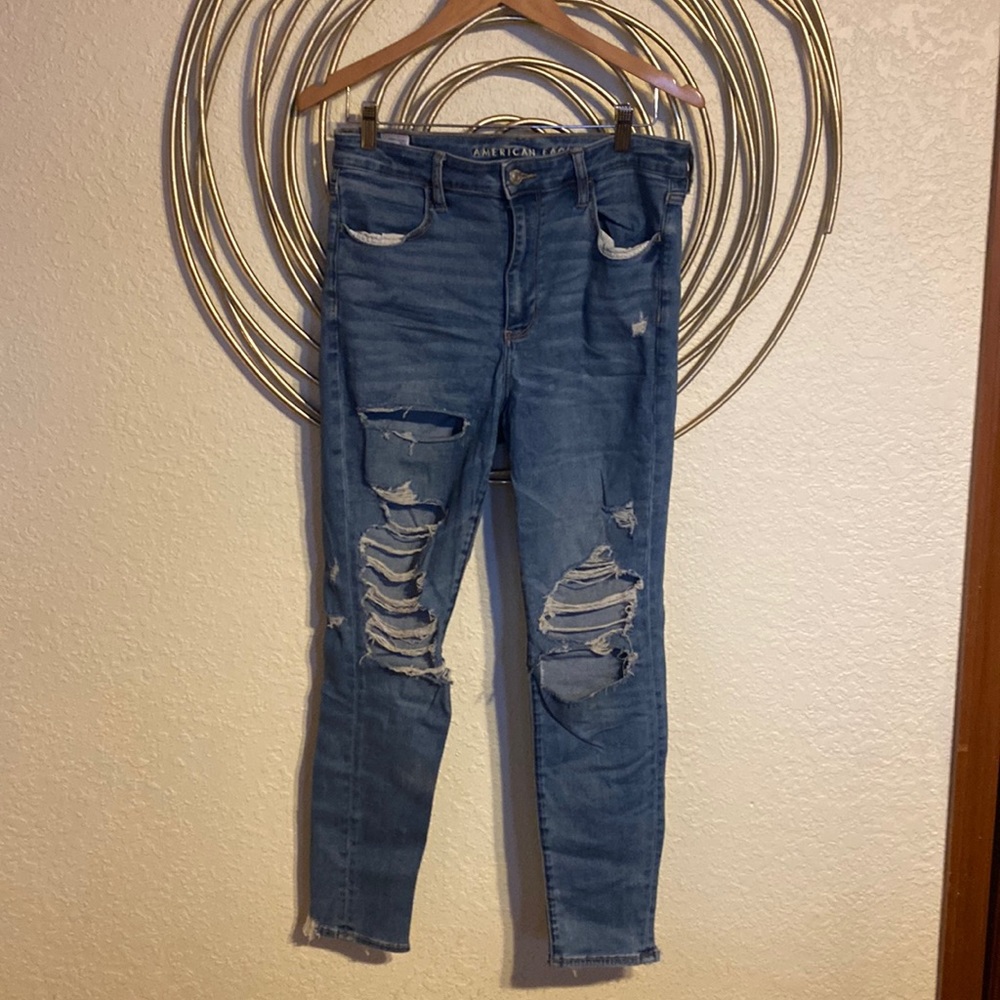 AMERICAN EAGLE JEANS! Cute